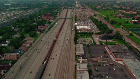 Highway-I-90-Und-Rote-U-Bahn-Linie-CTA-Garfield-Von-Der-Südseite-Von-Chicago-Aus-Mit-Blick-Auf-Die-Innenstadt