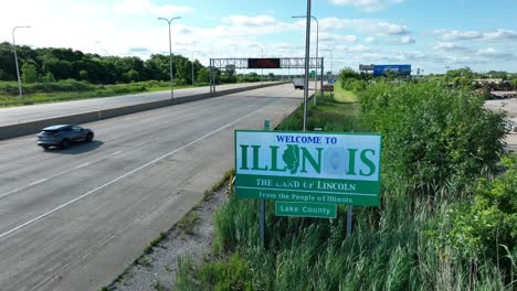 Straßenschild-„Willkommen-In-Illinois“-Am-Interstate-Highway