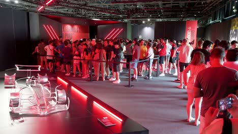 Visitors-queuing-to-enter-the-world's-first-official-Formula-1-exhibition-at-IFEMA-Madrid