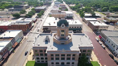 Luftaufnahmen-Des-Gerichtsgebäudes-Von-Cook-County-In-Gainesville,-Texas