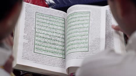 Indian-muslim-men-reading-Quran