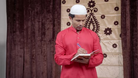 Indian-muslim-teacher-reciting-poem-to-the-students
