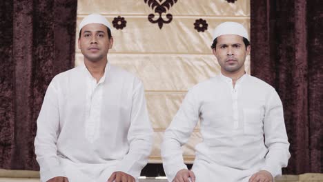 Muslim-men-doing-Ramadan-prayer-at-home
