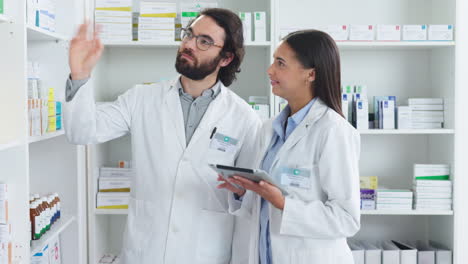 Pharmacists-working-together-stocktaking