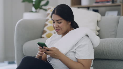 Plus-size-woman-texting-on-her-phone-after-a-home