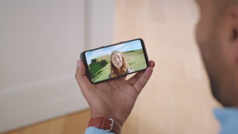 Phone-screen-and-video-call-connection