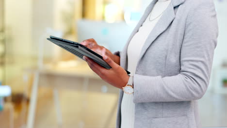 Digital-tablet,-closeup-hands-of-business-woman