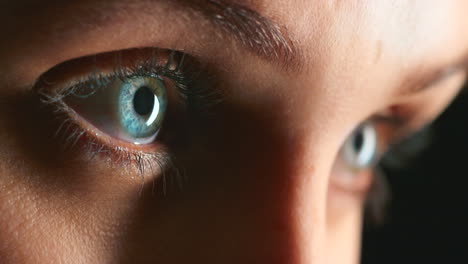Blaue-Augen,-Frau-Und-Gesicht-Mit-Vision