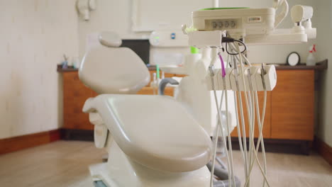 Closeup-of-an-empty-dentist-chair