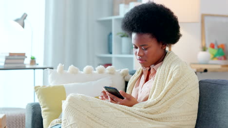 Sick-woman-texting-her-friends-on-social-media