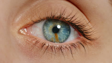 Zoom-on-blue-eye,-woman-and-vision-with-retina
