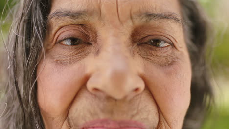 Anciana,-Arrugas-Y-Sonrisa-De-Retrato-Macro
