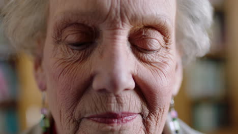 Portrait-of-elderly-happy-woman
