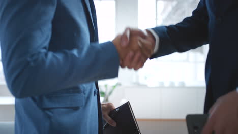 Corporate-handshake,-partnership