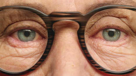 Senior-woman-face,-glasses-and-eyes-for-vision
