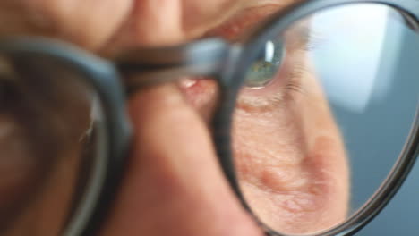 Vision,-Augen-Und-Zoom-Eines-älteren-Augenmannes
