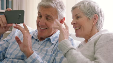 Senior-couple,-video-call-on-phone