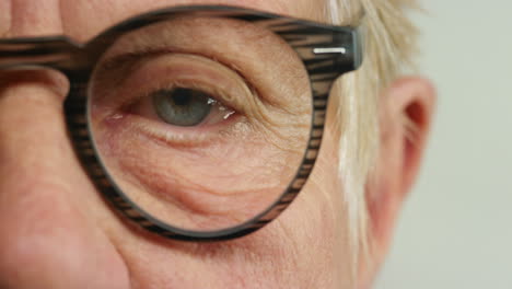 Augen,-Sehkraft-Und-Brille-Mit-Dem-Auge-Eines-Seniors