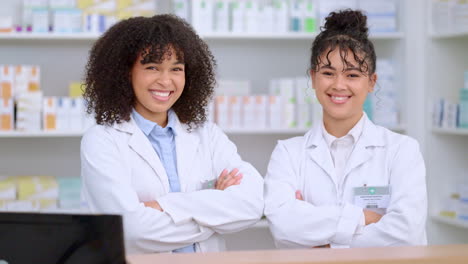Portrait-of-two-proud-and-confident-pharmacists