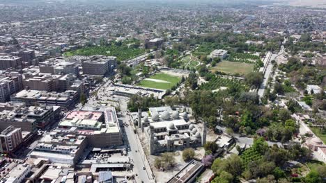 Die-Parks-Und-Gärten-Der-Stadt-Jalalabad-Werden-Von-Oben-Enthüllt