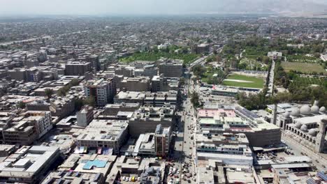 Majestätische-Luftaufnahmen-Der-Stadt-Jalalabad