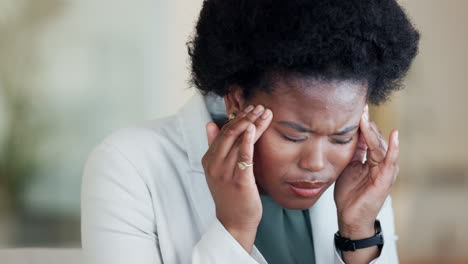 Woman-suffering-from-a-headache