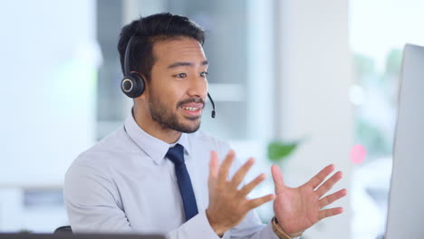 Call-center-agent-consulting-a-buyer-via-video