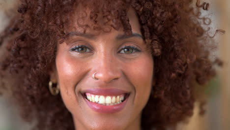 Retrato-Facial-De-Una-Mujer-Afro