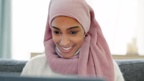Videoanrufkommunikation-Von-Einem-Islamischen-Muslimischen-Mädchen