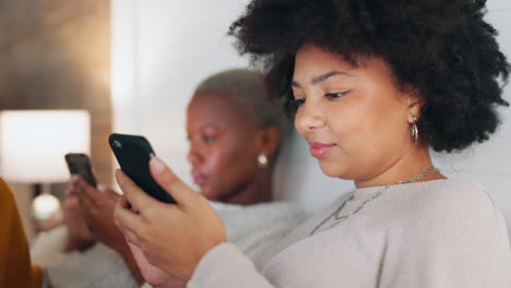Black-woman,-phone-and-friends-with-social-media