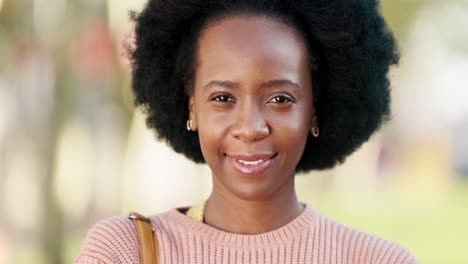 Mujer-Negra-Afro,-Sonrisa-Y-Retrato-Facial