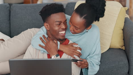 Black-couple,-relax-with-laptop