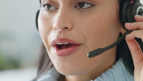 Telemarketing,-sales-or-woman-customer-service