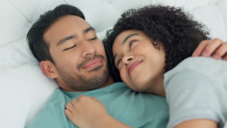 Comfortable-couple,-sleeping-in-bedroom