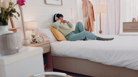 Woman,-music-and-bed-listening-with-headphones