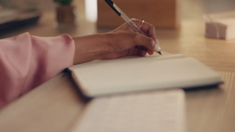 Schreibhand,-Notizbuch-Und-Buchplanung