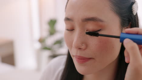 Makeup,-eyelash-and-beauty-artist-with-asian