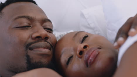 Black-couple,-bedroom-love