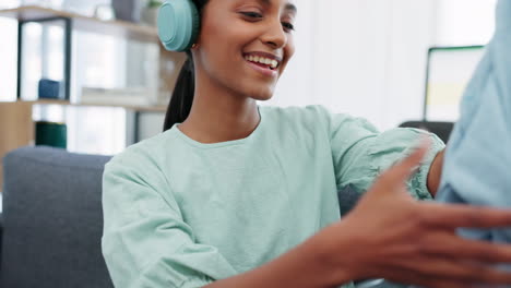 Happy-woman,-wireless-headphones