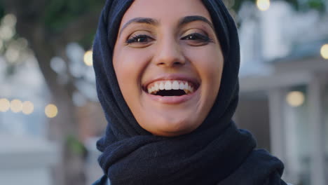 Gesicht,-Porträt-Und-Muslimische-Frau,-Die-In-Einer-Stadt-Arbeitet
