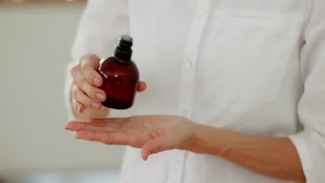 Spa-Hände,-ätherisches-Öl-Und-Massagetherapeut