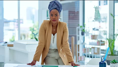 Business-woman,-face-and-african-in-office
