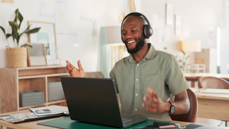 Laptop,-headphones-and-black-man-on-an-online