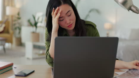 Kopfschmerzen,-Stress-Und-Laptop-Geschäftsfrau