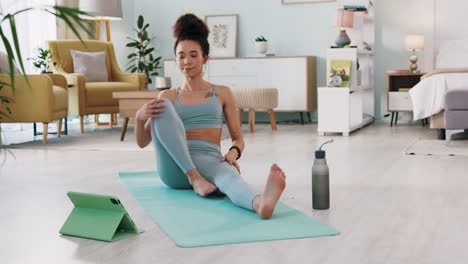 Bewegung,-Yoga-Und-Tablet-Mit-Fitnessfrau