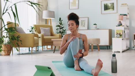 Yoga,-Frau-Und-Tablet-Für-Wellness
