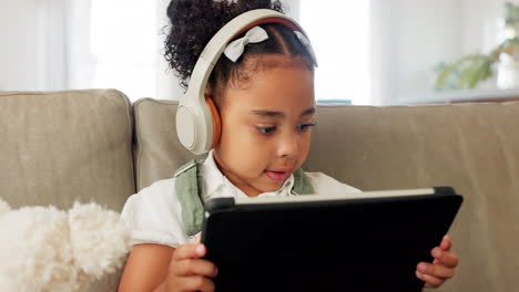 Tablet-game,-headphones-and-relax-child-gaming
