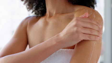 Frau,-Hände-Und-Luxuriöse-Hautpflegecreme