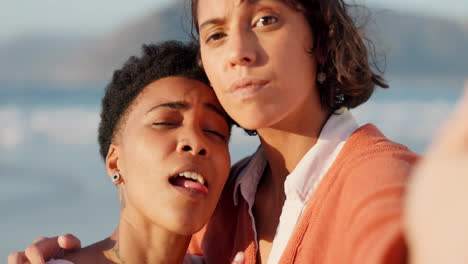 Lesben-,-Selfie--Und-LGBT-Paar-Am-Strand