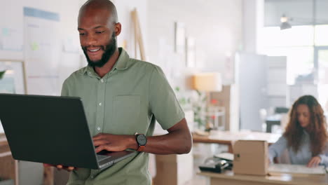 Laptop,-Kreativ-Und-Online-Bestellung-Mit-Einem-Schwarzen-Mann